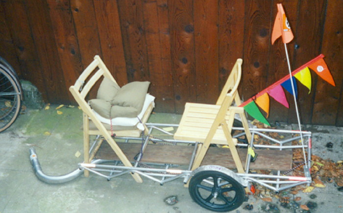 Bikes At Work trailer, adapted for someone with a broken foot.